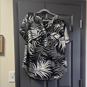 torrid Black and White Leaf Print Top